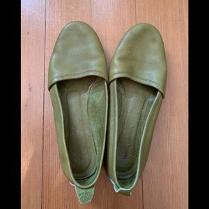 green handmade BEATRICE VALENZUELA Flats size 39